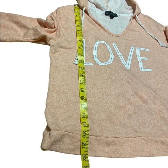 Derek Heart Peach Hoodie with 'LOVE' Graphic Women’s Size L Long Sleeve Top - Picture 7 of 10